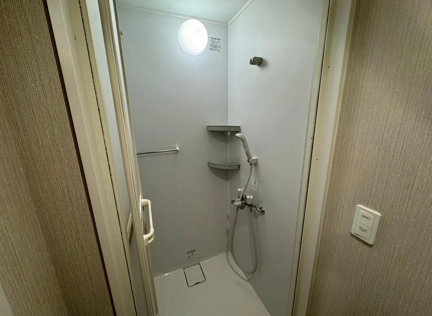 Capsule Hotel Suzumoriya Tokyo Japan