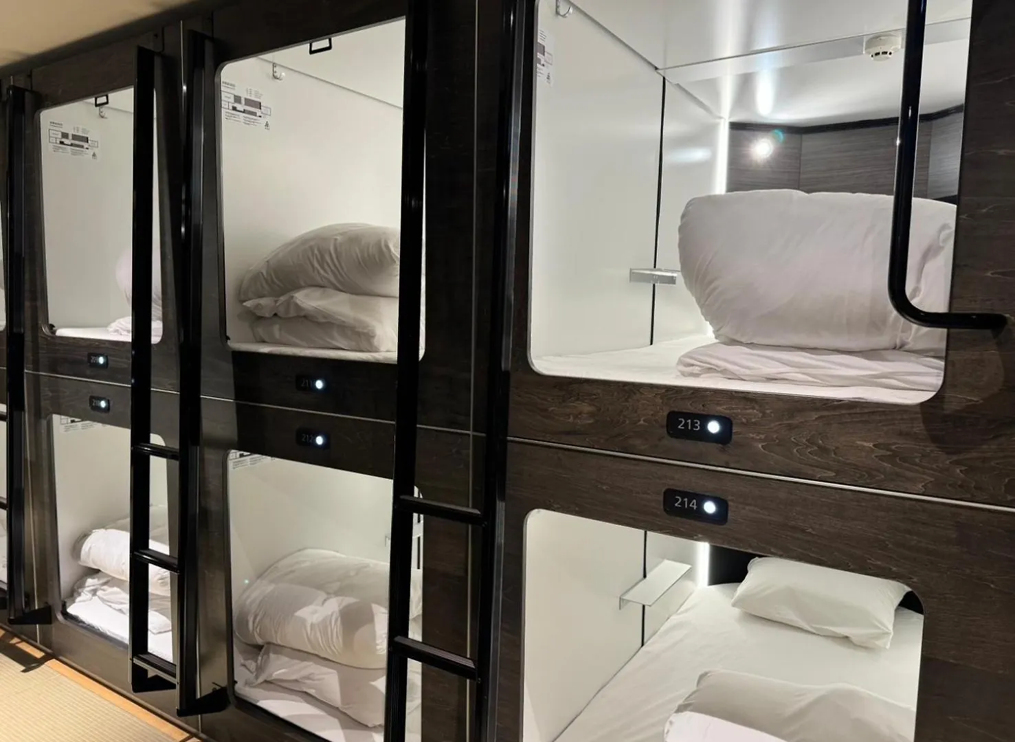 Capsule Hotel Suzumoriya Tokyo